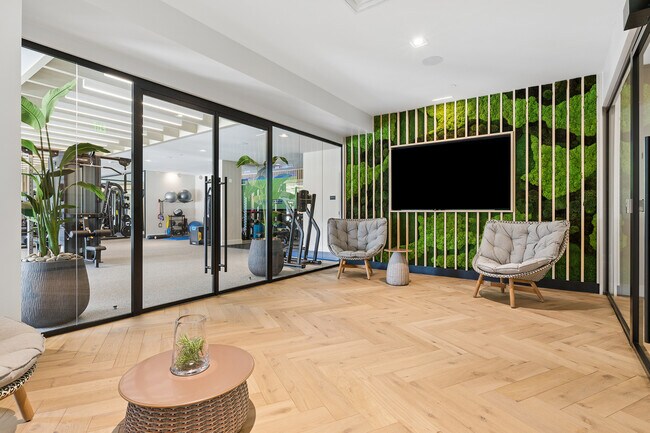 Building Photo - 2425 Peachtree Rd NE