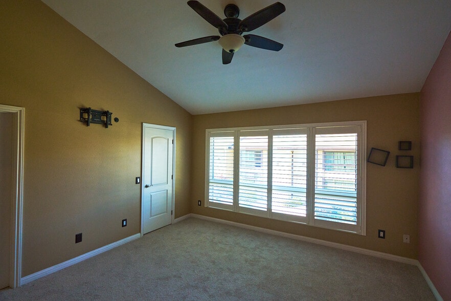 Building Photo - 3520 Maricopa St