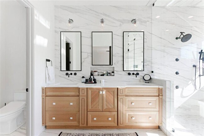 Building Photo - 319 W Frances Ave