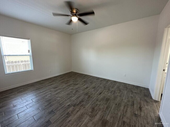 Building Photo - 302 Sylvia Handy Dr