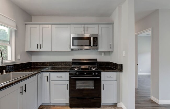 Building Photo - 1048 4th St