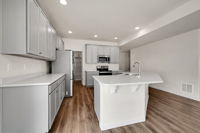 Building Photo - $2,650 - 3 Bed, 2.5 Bath Home in Co Spring...