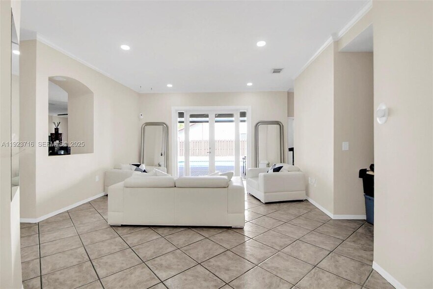 Building Photo - 15875 SW 149th Ln