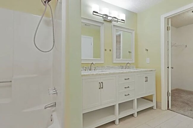 Building Photo - 12 Brown Thrasher Ct