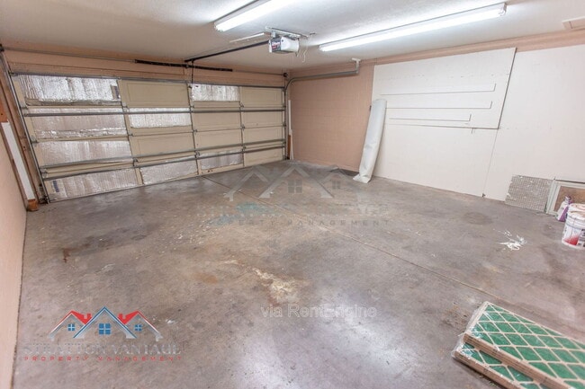 Building Photo - 1928 N Kachina