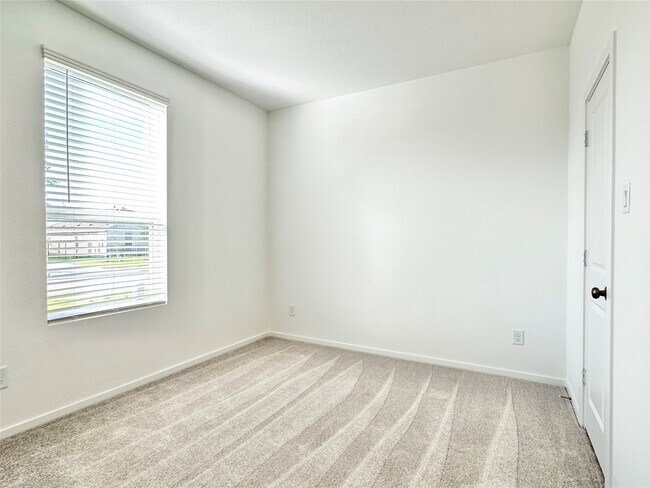 Building Photo - 2524 Lago Costa Dr