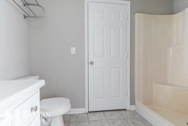 Building Photo - Come view this lovely home