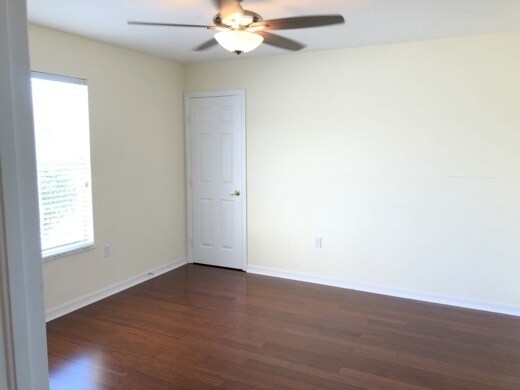Building Photo - Beautiful 4 bedroom/3 bathroom Home