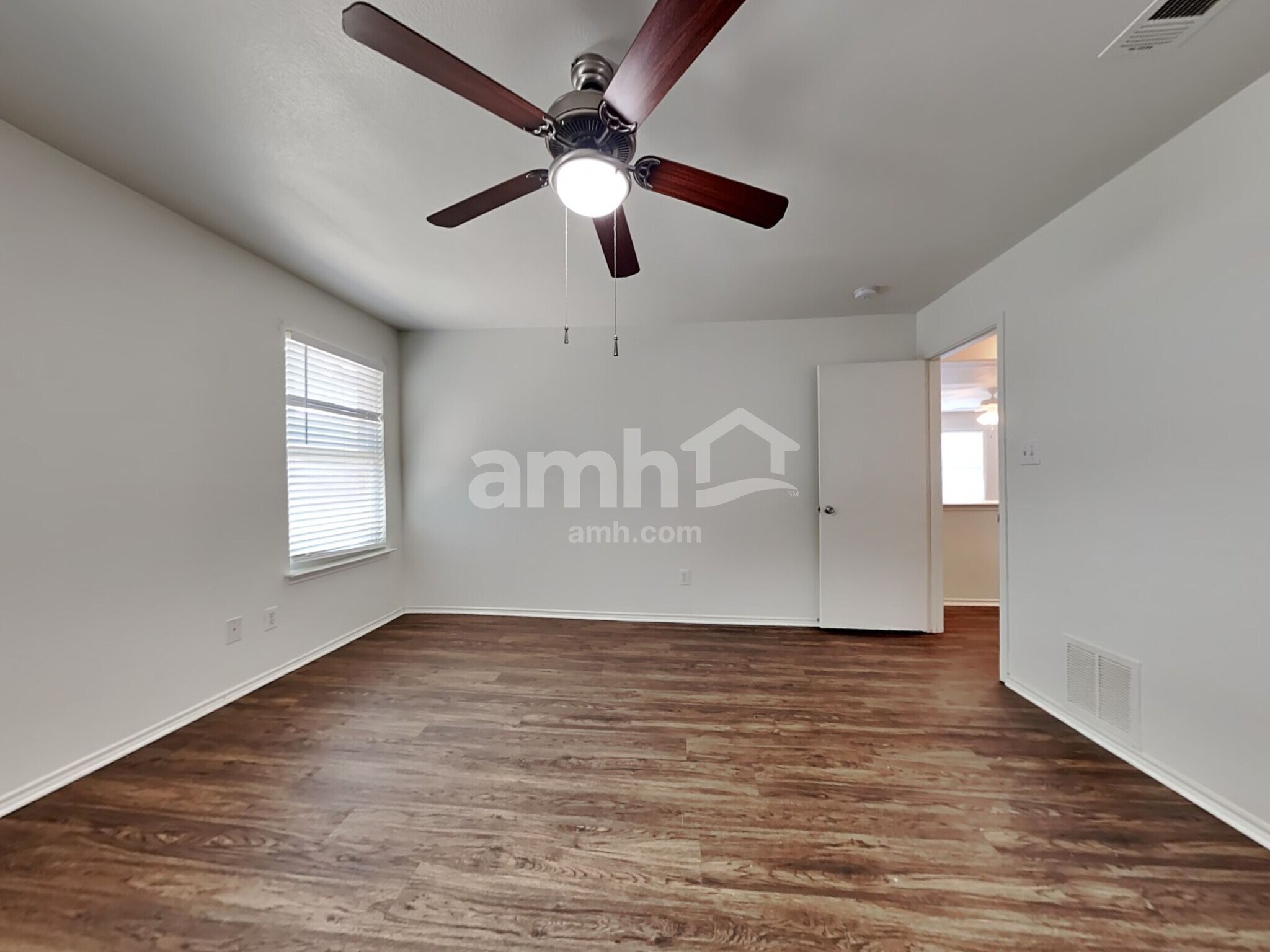 Building Photo - 1352 N Cozumel St