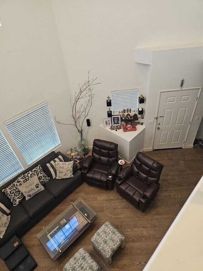 Building Photo - Modern 3BD/3BA Townhouse in Prime Union Ci...