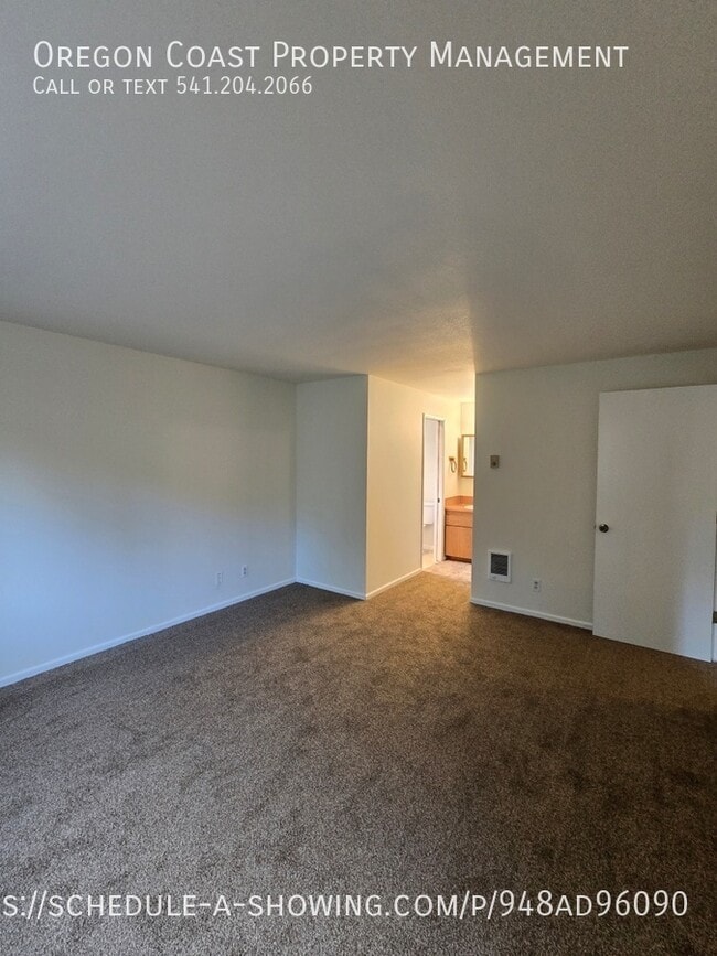 Building Photo - 765 SE Bird Ave