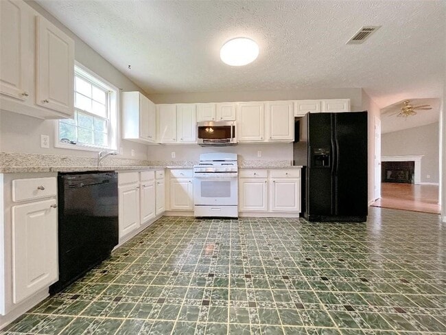 Building Photo - 408 Lee Miller Dr