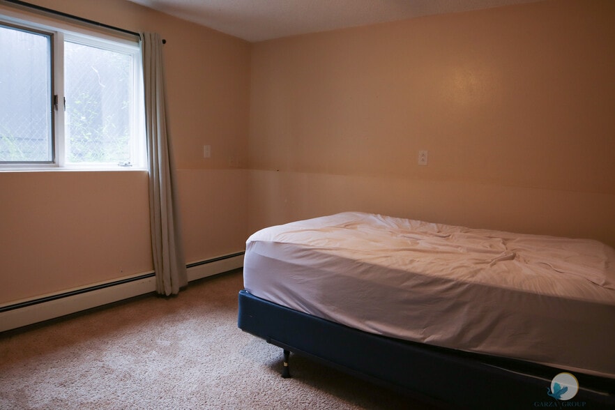 Downstairs Bedroom 2 - 1762 Cottonwood St