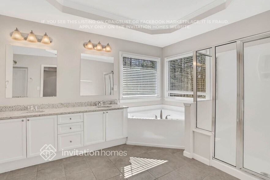 Building Photo - 4894 Day Lily Way