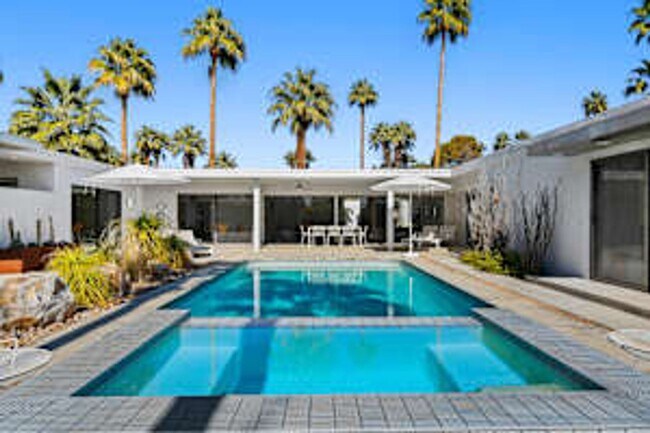 Building Photo - 5 bedroom 5 bath Available for Short Term ...