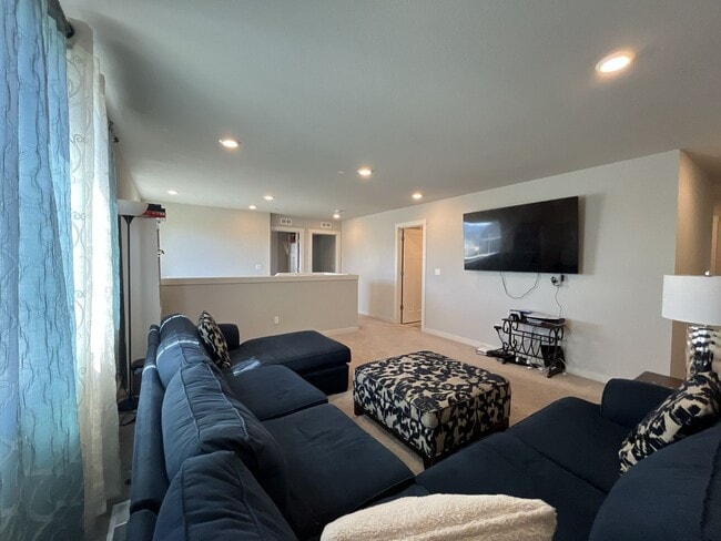 Building Photo - Spacious 5BR Home Near Mountainside High School with Loft, Balcony & Large Kitchen