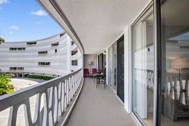 Building Photo - 2505 S Ocean Blvd