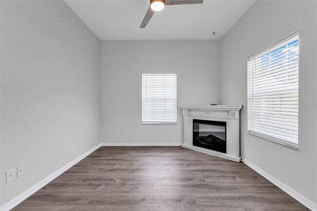 Building Photo - 1647 Red Oak Ln