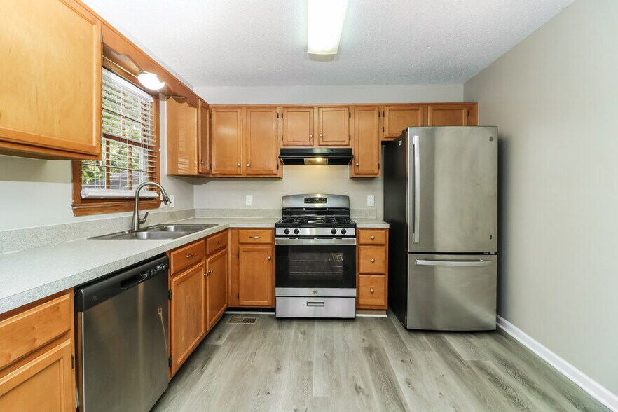 Building Photo - 222 Cove Rd