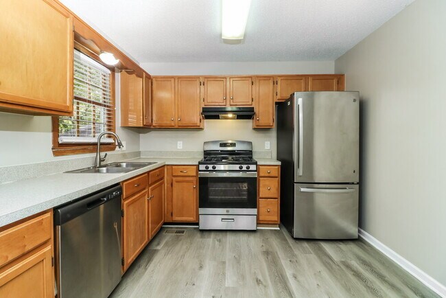 Building Photo - 222 Cove Rd