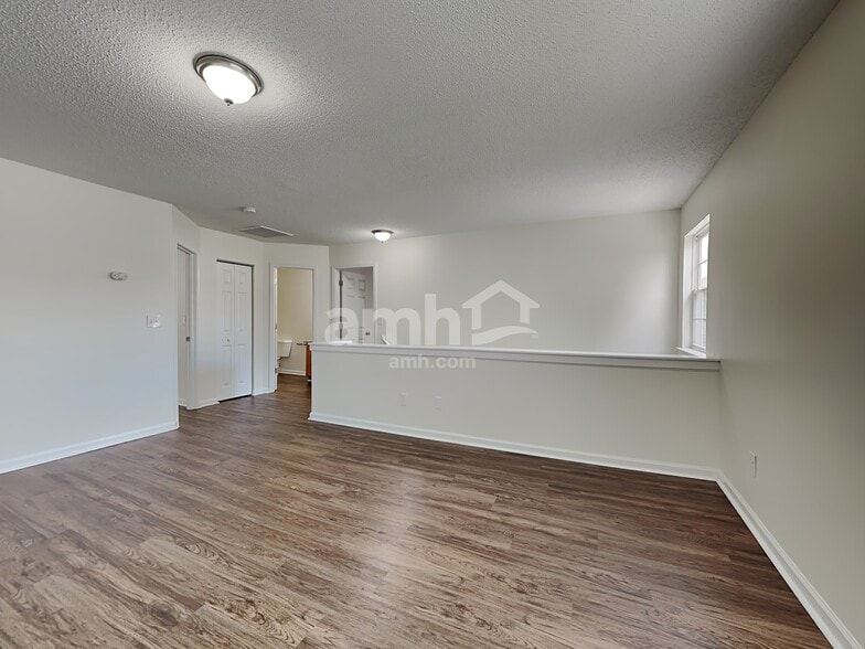 Building Photo - 211 Calla Lilly Ln