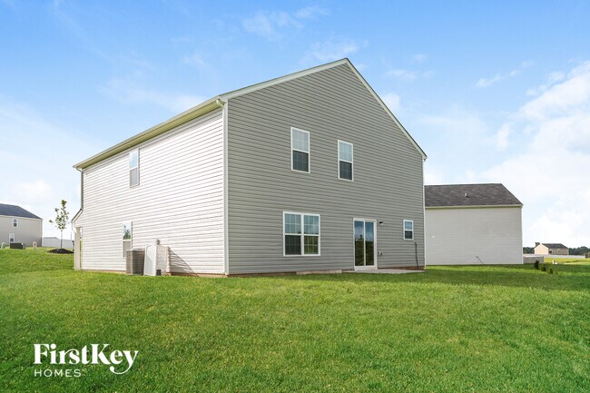 Building Photo - 330 Estelle Dr