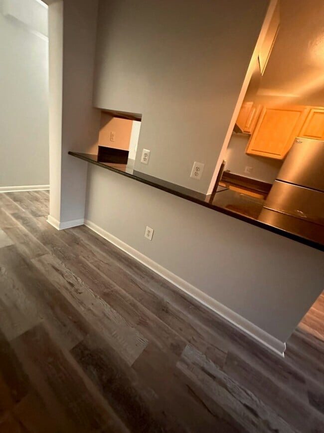 Building Photo - 2204 Castle Rock Square