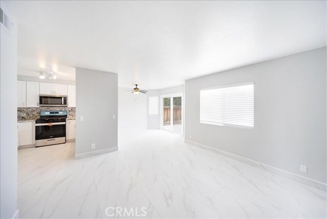 Building Photo - 24687 New Haven Dr
