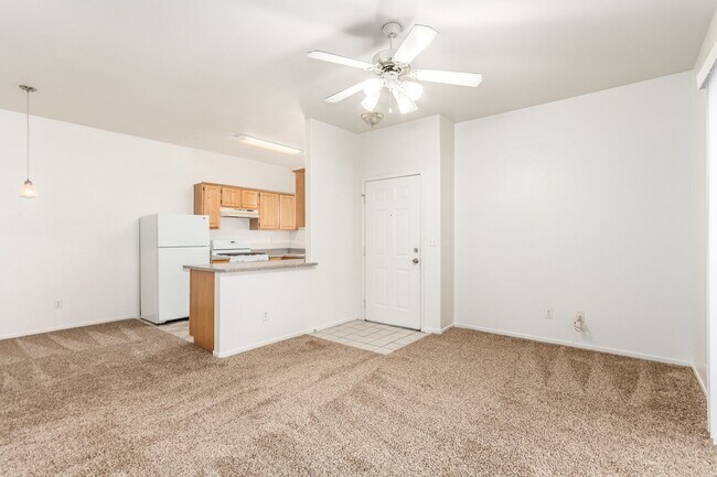 Building Photo - HCVP considered!  SAHARA & SLOAN AREA/ GAT...