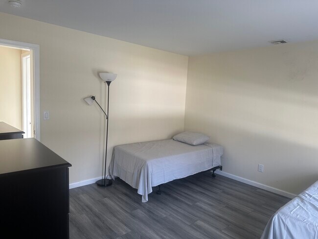 Upstairs Bed 3 - 209 Wilmer St