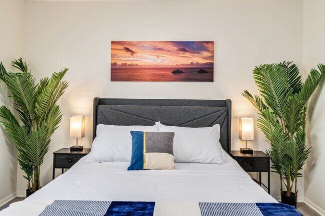 Building Photo - 4253 Central Ave