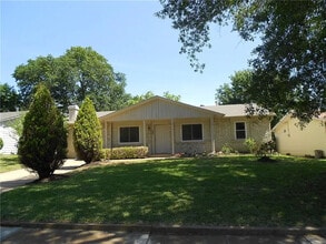 Building Photo - 606 Crane Dr