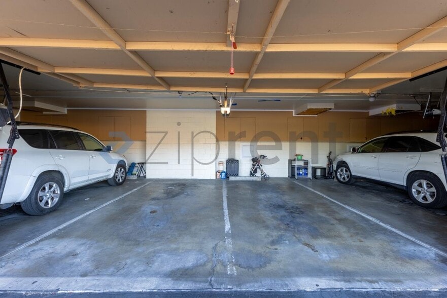 Building Photo - Unit A2