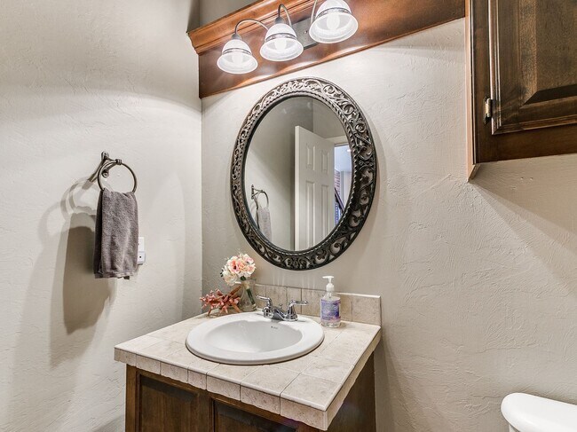 Building Photo - Large 4-Bedroom Home in Edmond Schools