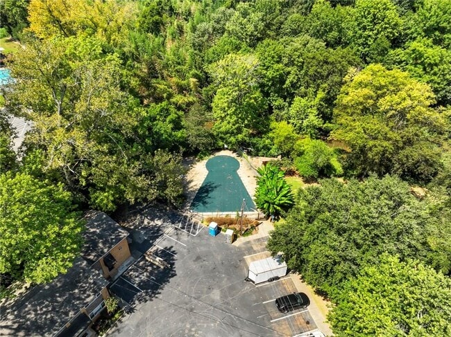 Building Photo - 115 Biscayne Dr NW