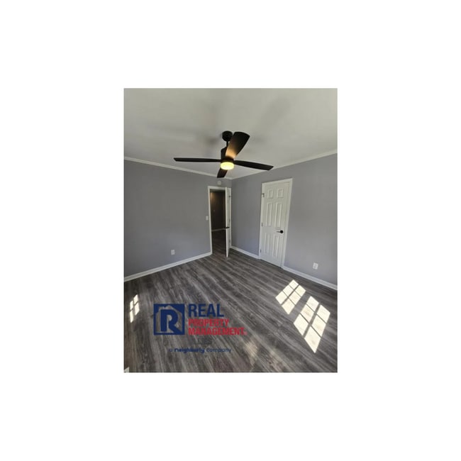 Building Photo - Fully Renovated and 10 minutes to downtown...