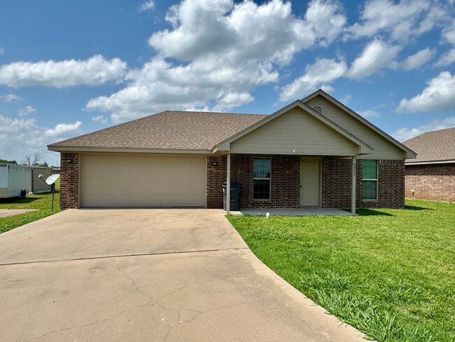 Primary Photo - Single Family Home *LEASING SPECIAL AVAILA...