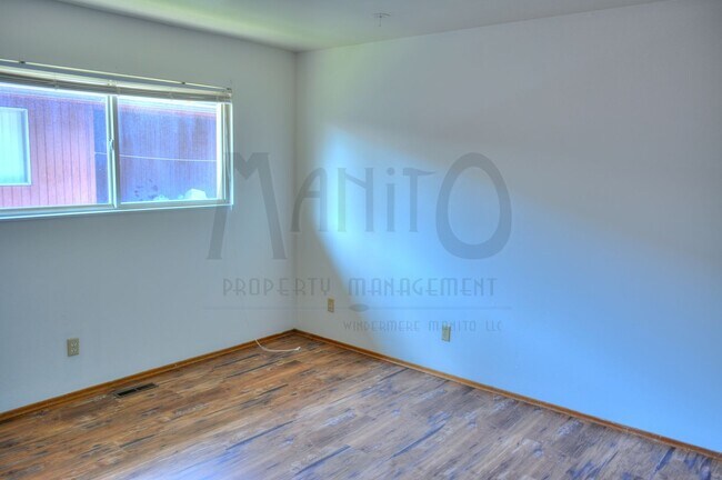Building Photo - 1218 W Frederick Ave