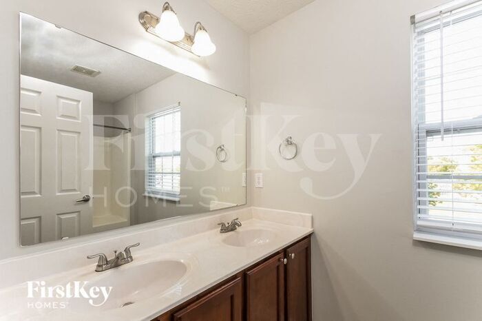 Building Photo - 16325 Clarks Hill Way