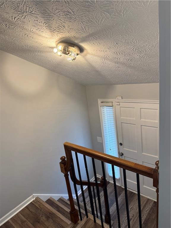 Building Photo - 17 St Claire Ln NE