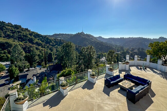 Building Photo - 11470 Dona Evita Dr