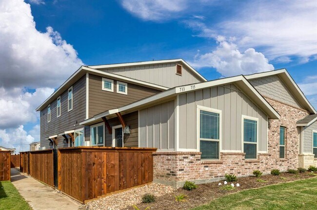Building Photo - 735 Harvest Moon Dr