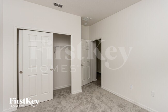 Building Photo - 588 Crown Rose Dr