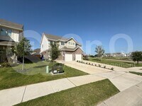 Building Photo - 3002 Trina St