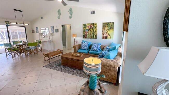 Building Photo - 1280 SW Jacqueline Ave