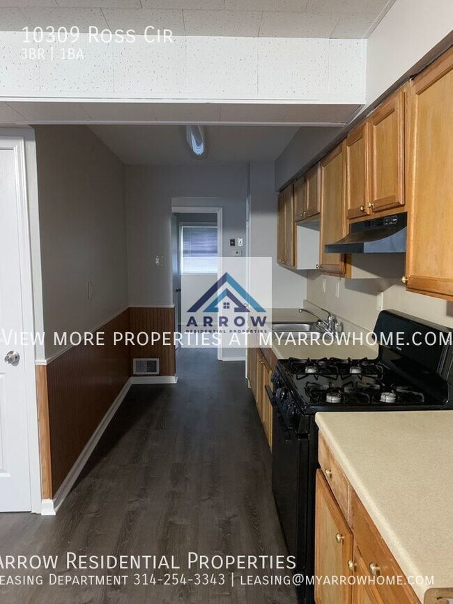 Building Photo - 10309 Ross Cir