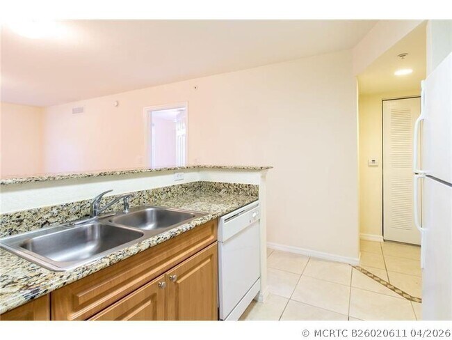 Building Photo - 6760 Heritage 6103
