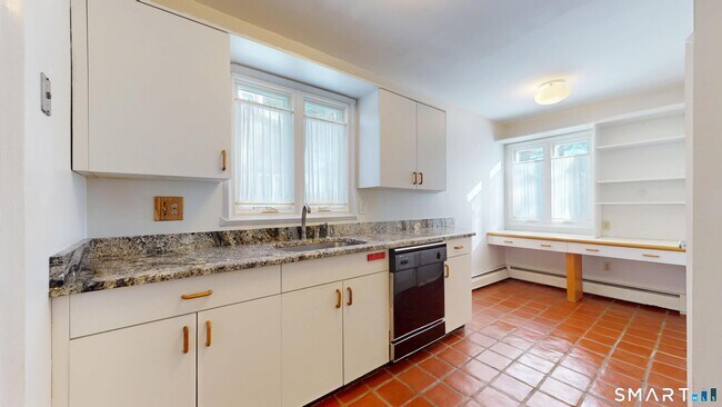 Building Photo - 6 Lyle Ct