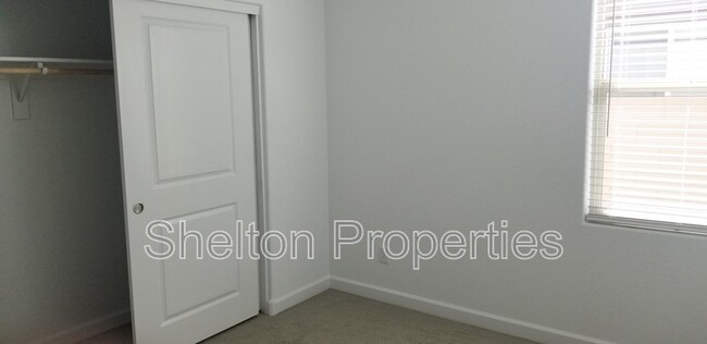 Building Photo - 55 N 197th Dr