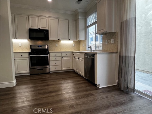 Building Photo - 15 Second St